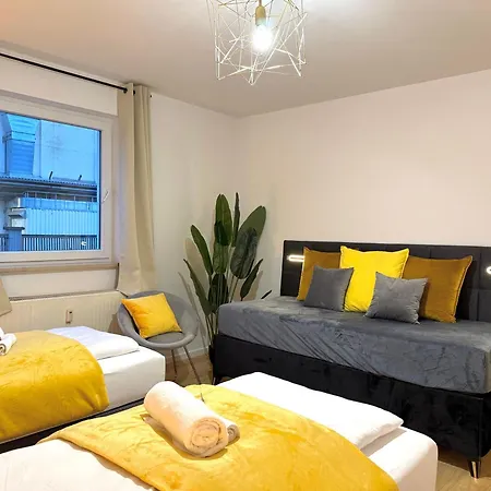 Yay - 65m2 Am Bahnhof - Smart Tv - Internet - Kaffee - Waschmaschine - Trockner Apartment