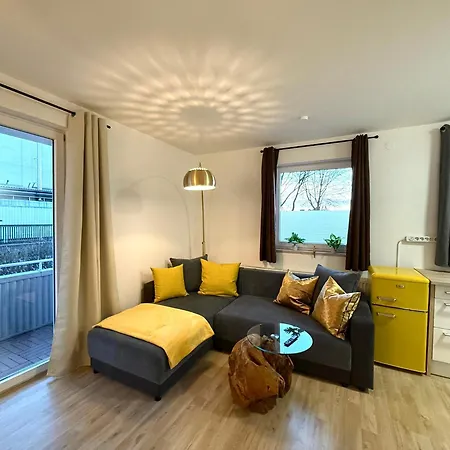 Apartment Yay - 65m2 Am Bahnhof - Smart Tv - Internet - Kaffee - Waschmaschine - Trockner *