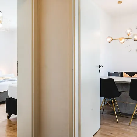 Yay - 65m2 Am Bahnhof - Smart Tv - Internet - Kaffee - Waschmaschine - Trockner * Mühldorf