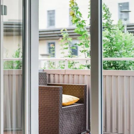 Yay - 65m2 Am Bahnhof - Smart Tv - Internet - Kaffee - Waschmaschine - Trockner Apartment *